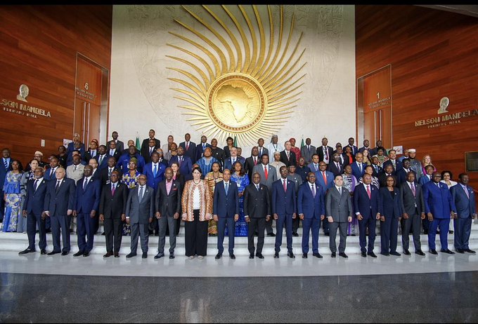  Photo de famille des Ministres des Affaires étrangères et Chefs de délégation des États membres de l’Union Africaine, à l’occasion de la 48ème session ordinaire du Conseil Exécutif de l’Union Africaine.
