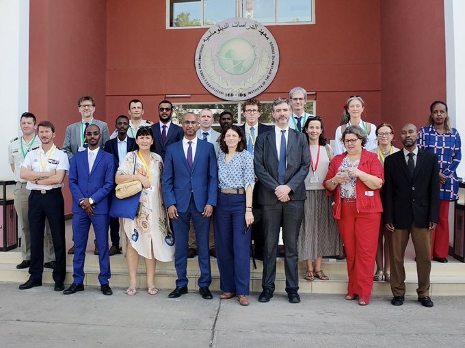 Une importante délégation de l’Institut des hautes études de défense nationale (IHEDN) a été reçue le lundi 26 janvier 2026 par le Directeur de l’Institut des Études Diplomatiques (IED), M. Hassan Omar Mohamed.