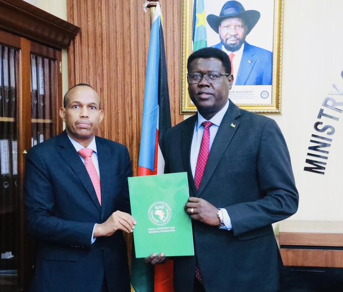 S.E l'Ambassadeur Moussa Djama Ali, Envoyé spécial de l'IGAD pour le Soudan du Sud a présenté lundi 26 janvier 2026 ses lettres d'accréditation à S.E.M. Monday Semaya Kumba, Ministre des Affaires étrangères et de la Coopération internationale de la Républ