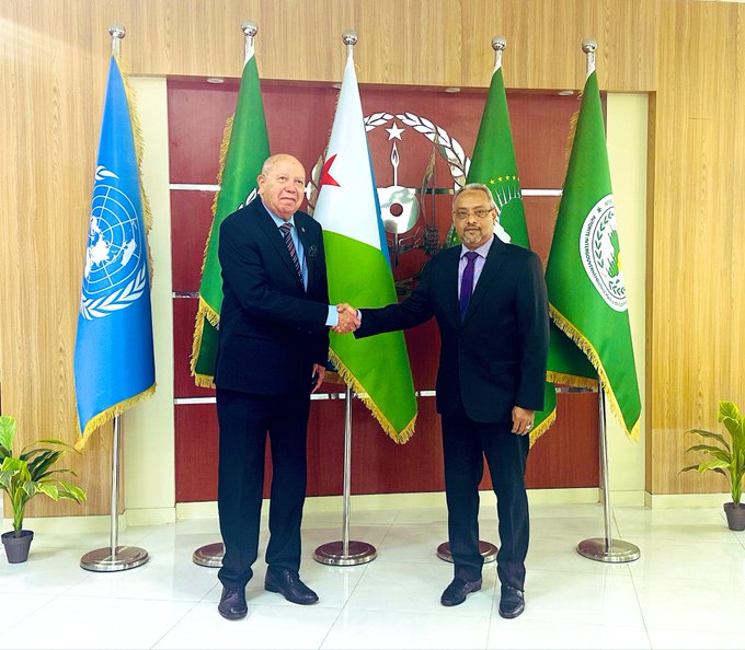 Le Ministre des Affaires Etrangères et de la Coopération Internationale, S.E.M Abdoulkader Houssein Omar a reçu aujourd’hui 15 décembre 2025, S.E M.Eddy Jose Corcega Cordov, Ambassadeur non-résident du Venezuela auprès de la République de Djibouti, en vis