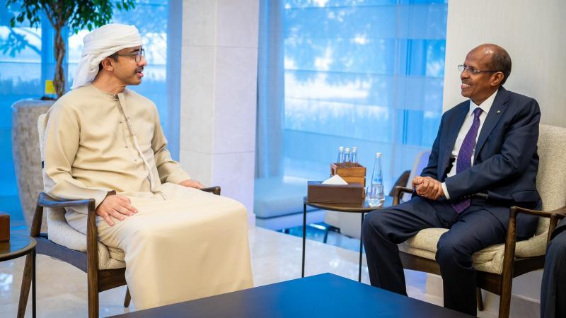 En visite de travail aux Emirats arabes unis, le ministre Mahmoud Ali Youssouf s’entretient avec son homologue émirati Cheikh Abdallah ben Zayed Al Nahyan