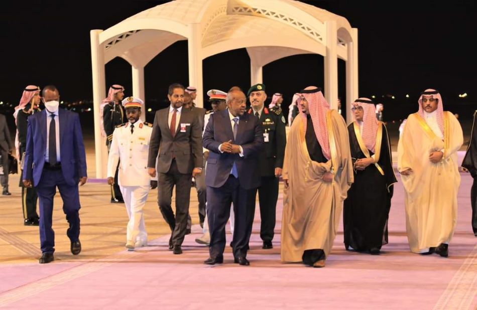 Le Président Guelleh accueilli avec tous les honneurs à Ryad (Arabie Saoudite) où il prendra part au 1er sommet sino-arabe