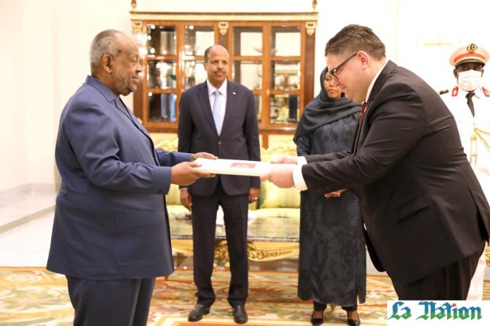 Le Président de la République reçoit les Lettres de Créances de 7 nouveaux Ambassadeurs