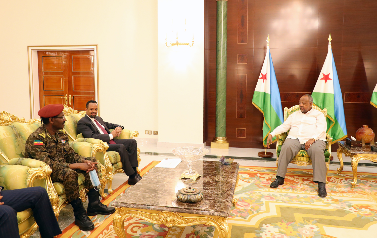 Le président de la République reçoit le ministre éthiopien des Finances
