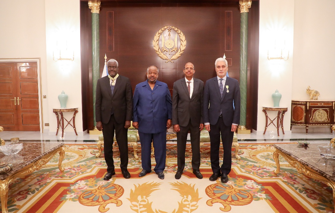 Le Président Guelleh reçoit la visite d’adieu du Président de la Commission de l’Union africaine
