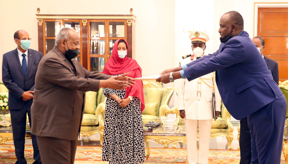 Le Président de la République reçoit les Lettres de Créances de trois nouveaux ambassadeurs