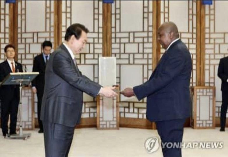Djibouti/Corée du Sud : L'ambassadeur Ibrahim Bileh Doualeh présence ses lettres de créances au président Yoon Suk Yeol