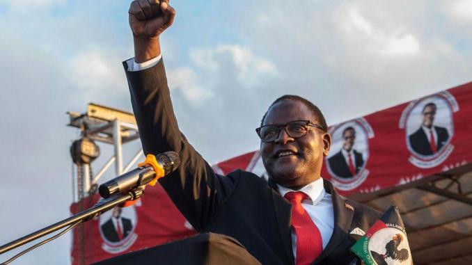 Le chef de l’Etat félicite le Président élu du Malawi