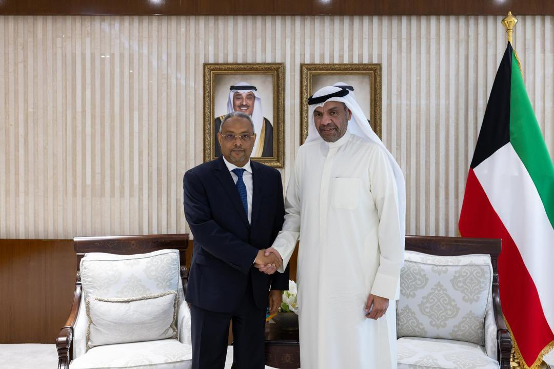 Le chef de la diplomatie djiboutienne, en visite de travail au Koweït, reçu par son homologue koweitien