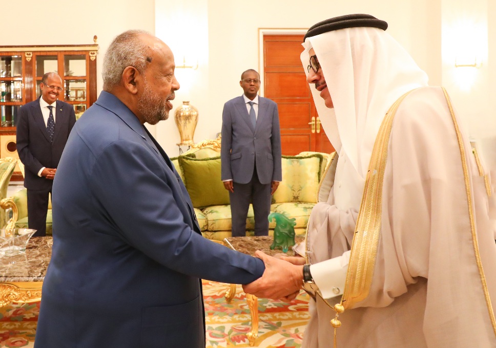 Le Président Guelleh reçoit le ministre bahreïni des Affaires étrangères