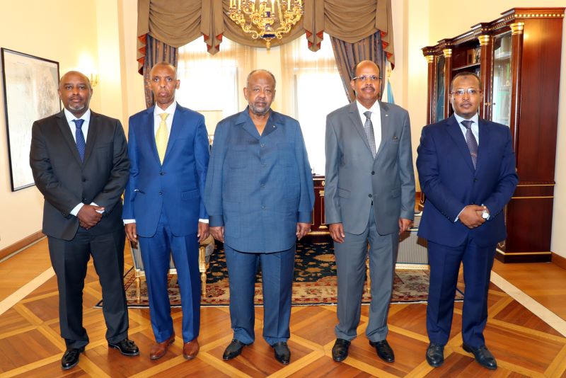Le Chef de l’Etat reçoit les nouveaux ambassadeurs djiboutiens affectés en Inde, au Maroc et en Côte-d’Ivoire