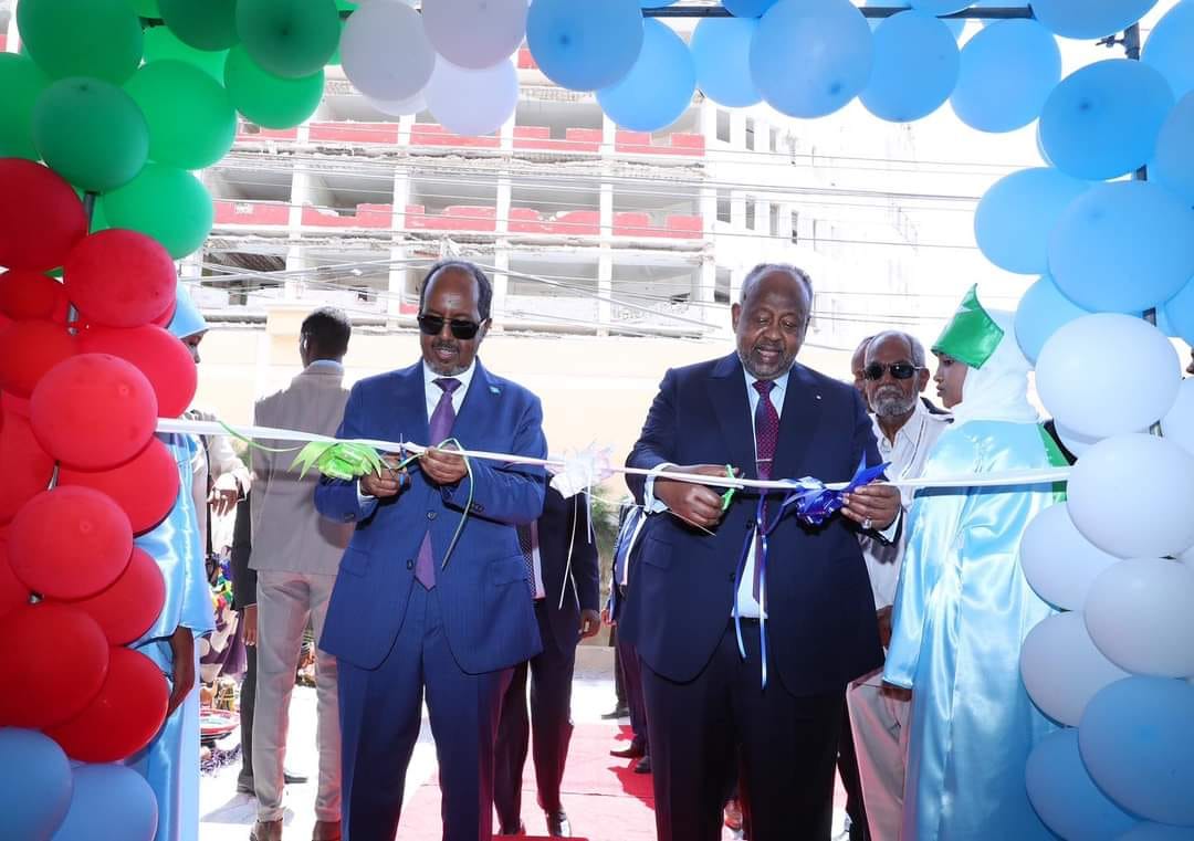 Les Présidents Guelleh et Hassan Sheick inaugurent l'Académie régionale de la langue somalie à Mogadiscio