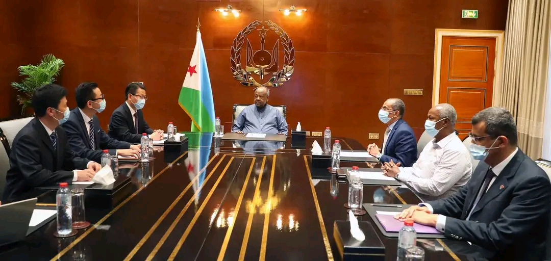 Le chef de l'Etat préside la cérémonie de signature d'un important accord de partenariat avec la société chinoise Hong Kong Aerospace Technology Group