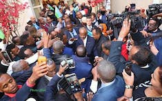 le Président Guelleh inaugure un nouvel ensemble flambant neuf de bâtiments appartenant a l'ambassade de djibouti a paris, en france