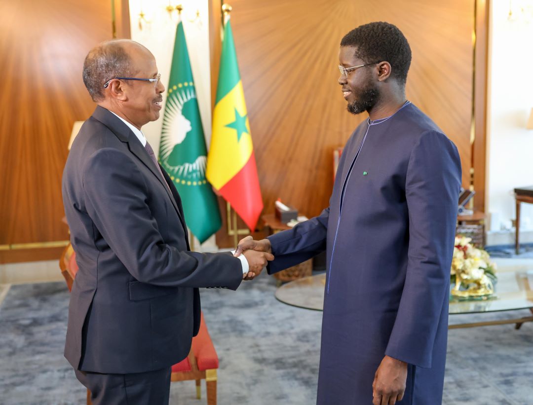 Le candidat de la commission de l’UA : le ministre Mahmoud Ali Youssouf reçu par le chef de l’Etat sénégalais