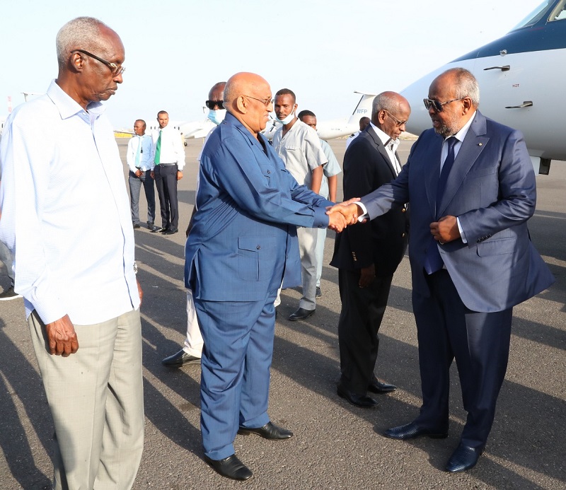 Le Président de la République regagne le pays, à l’issue de sa participation au couronnement du Roi Charles III