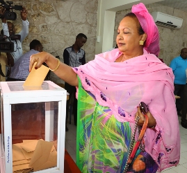 Elections législatives 2018 : Le chef de l’Etat et son épouse s’acquittent de leur devoir civique à la Mairie de Djibouti