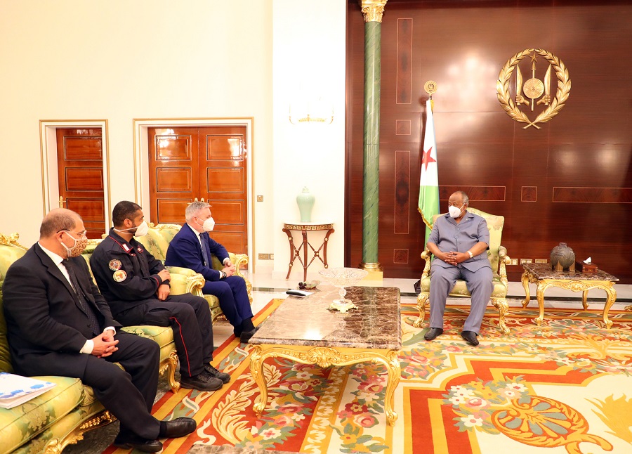 Le président de la République reçoit le ministre italien de la Défense