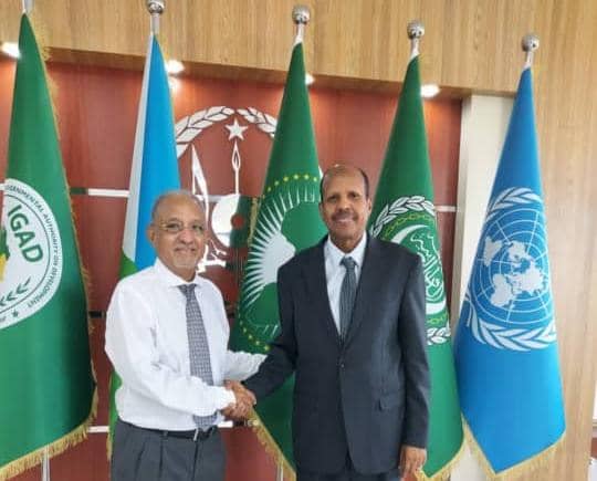 Le chef de la diplomatie djiboutienne reçoit le président de l'Association des anciens ambassadeurs de Djibouti