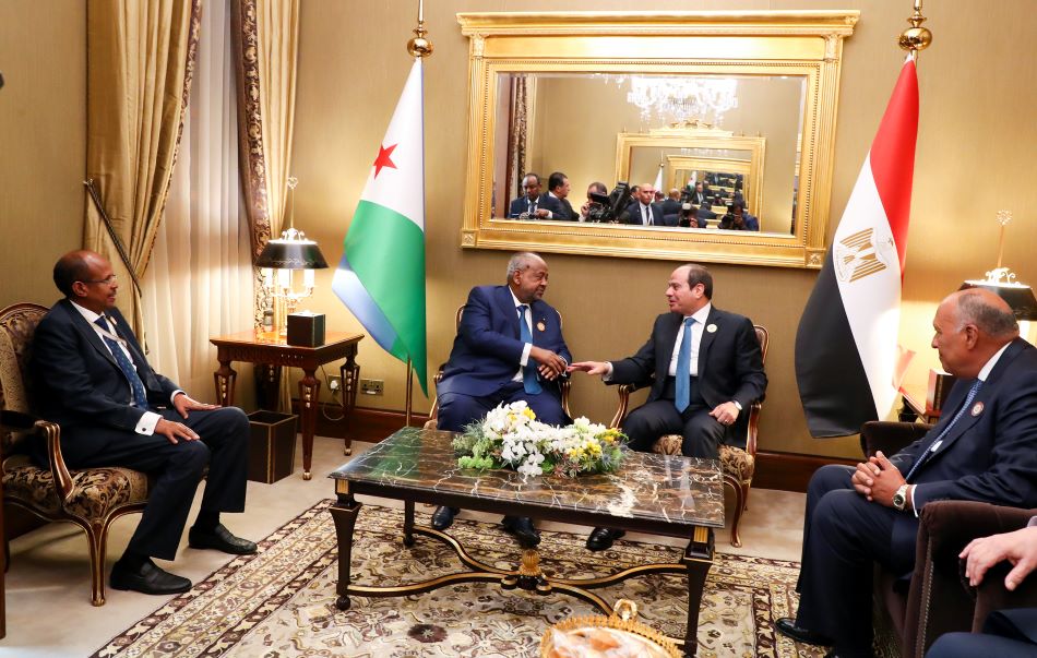 Le chef de l’Etat djiboutien s’entretient à Manama (Bahreïn) avec les présidents égyptien Al-Sissi et libyen Al-Manfi