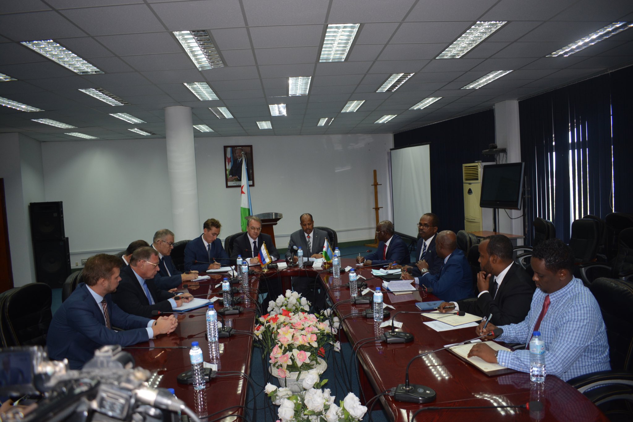 le chef de la diplomatie s'entretient avec le vice ministre russe des affaires étrangères