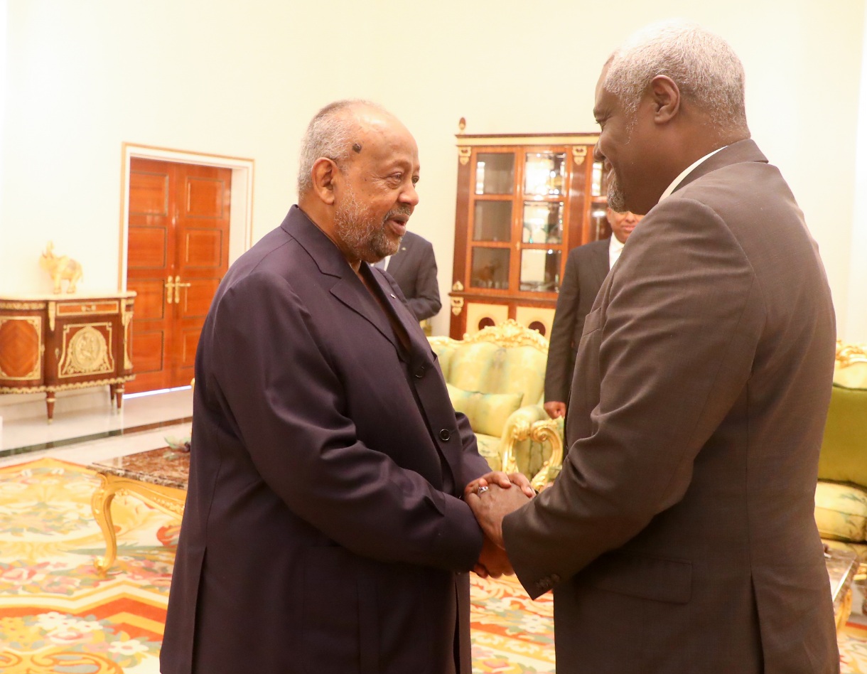 Le Chef de l’Etat reçoit le président de la Commission de l’Union africaine