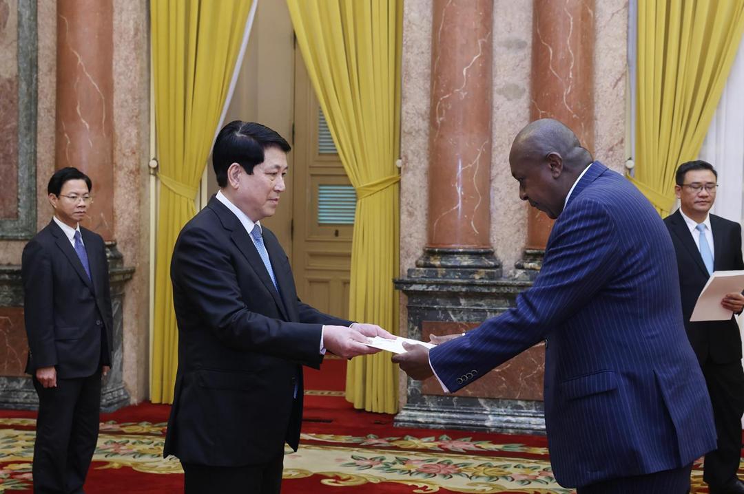 L’ambassadeur Ibrahim Bileh Doualeh présente ses lettres de créance au président vietnamien