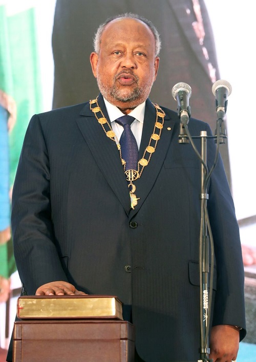 M. Ismail Omar Guelleh investi dans ses fonctions de Président de la République
