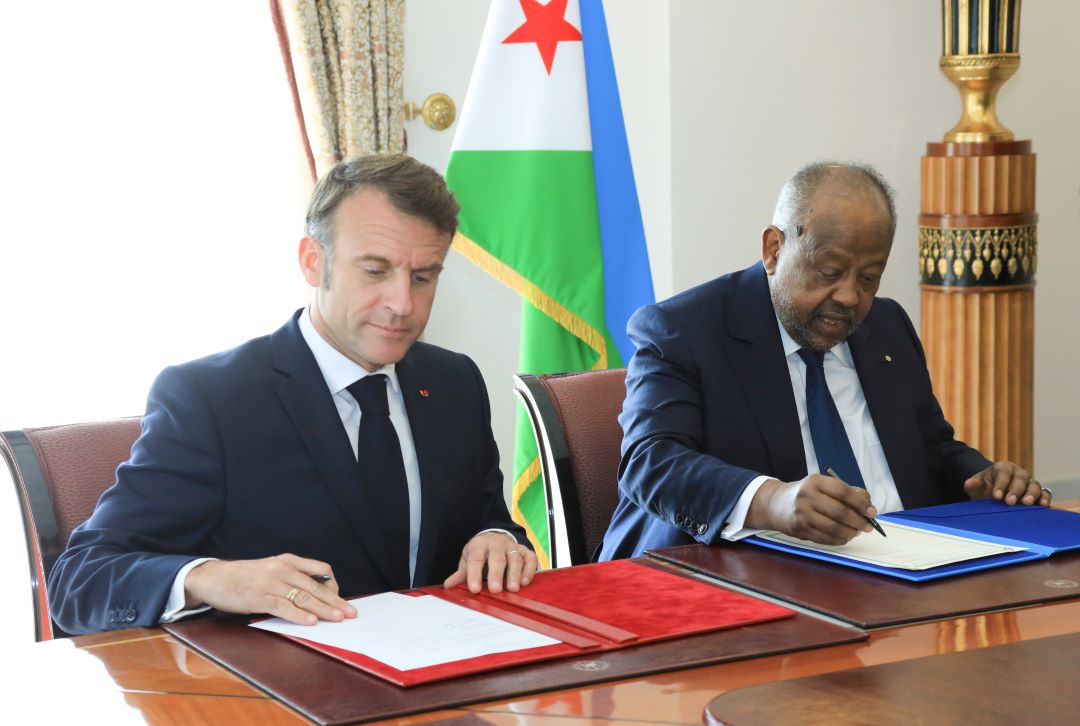 Les présidents Guelleh et Macron paraphent deux déclarations d'intentions