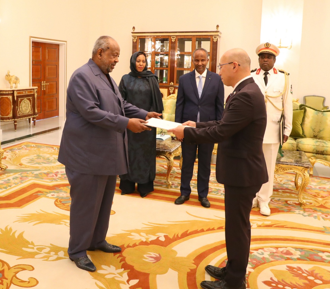 Le Président de la République reçoit les Lettres de Créances de 3 nouveaux ambassadeurs