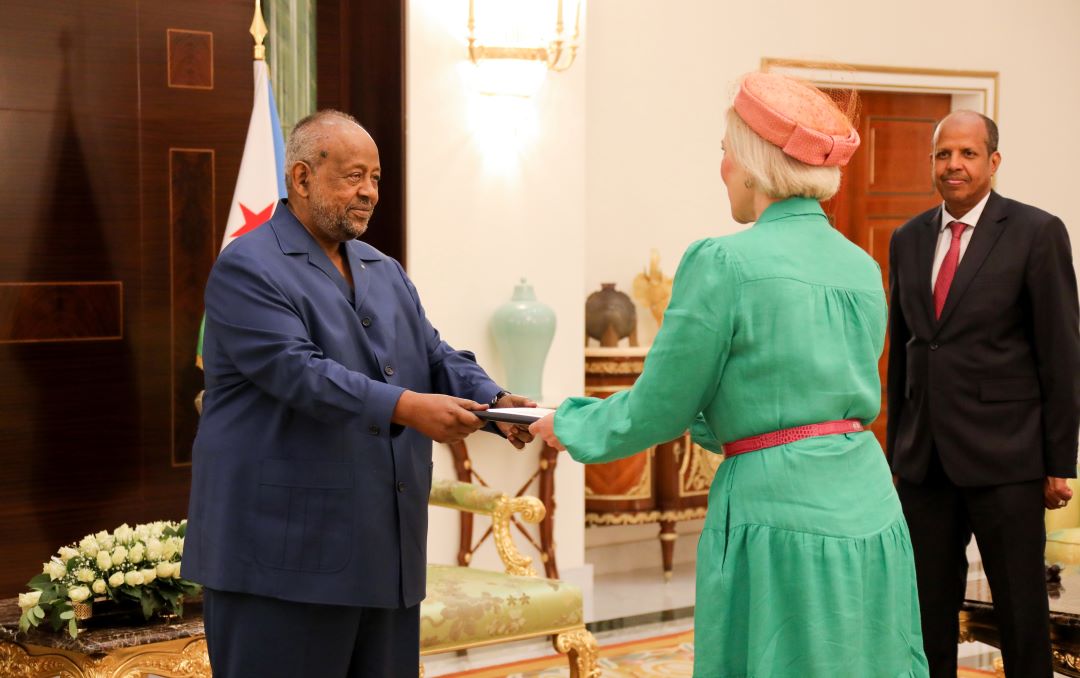 Le Président Guelleh reçoit les Lettres de créances de trois nouveaux ambassadeurs