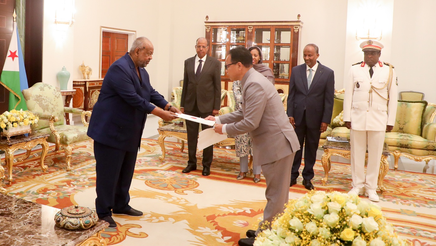 Le Président Guelleh reçoit les Lettres de Créances de 7 nouveaux Ambassadeurs