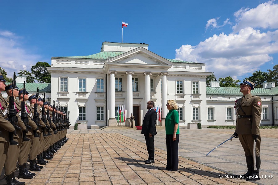 Djibouti/Pologne : L'ambassadeur Yacin Houssein Doualé remet ses lettres de créances au président polonais