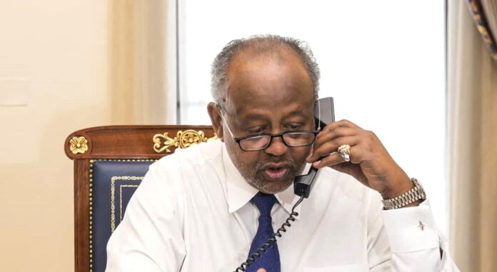Entretien téléphonique – Les présidents Guelleh et Macron discutent coopération bilatérale et question palestinienne