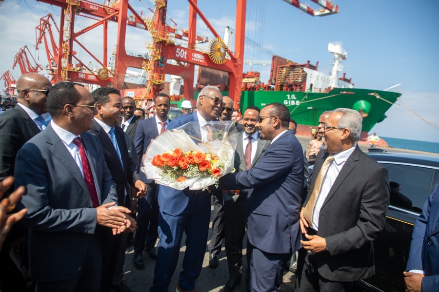 Le Premier ministre éthiopien Abiy Ahmed visite les infrastructures portuaires de Djibouti