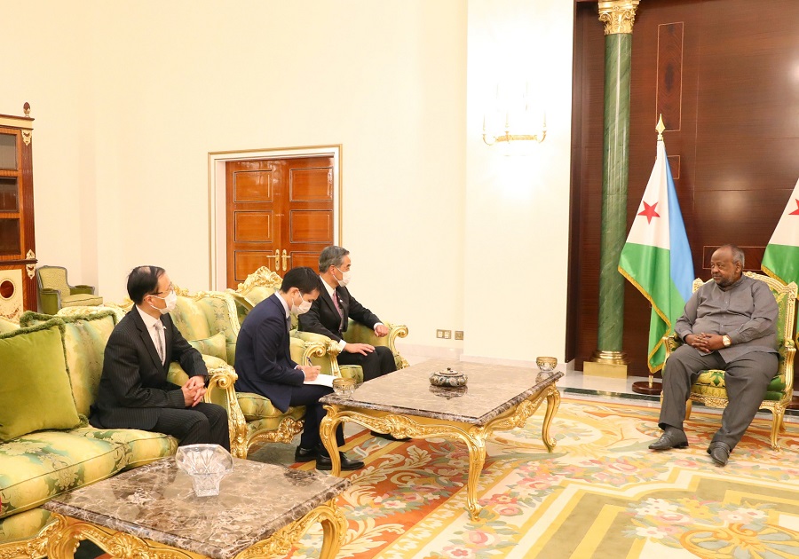 Le Chef de l’Etat reçoit le Président de la Fondation médicale chinoise GX