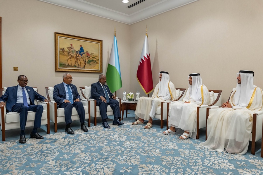 Le Président Guelleh assure l’émir du Qatar du soutien indéfectible de Djibouti
